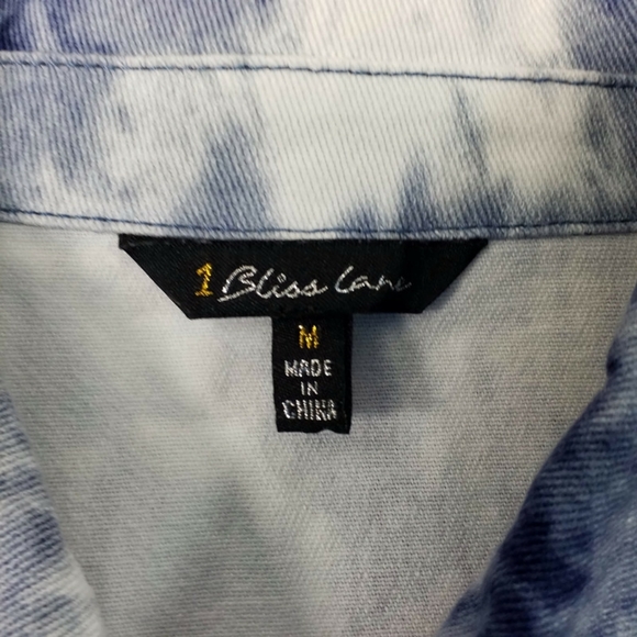 1 Bliss Lane Blue White Tie Dye Print Denim Jacket Womens Size Medium NWOT - Picture 11 of 12